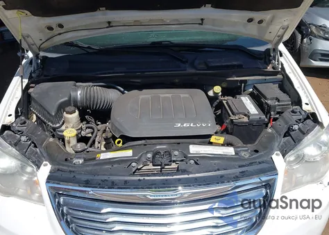 2012 Chrysler Town & Country Touring из США, поврежденный, VIN 2C4RC1BG7CR282212